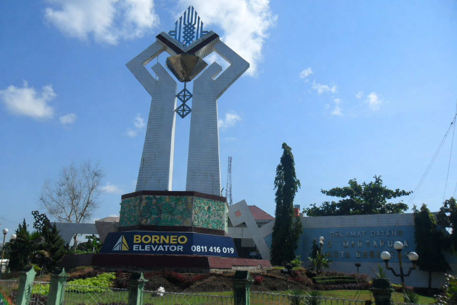 Tugu Intan Martapura Modernisasi Lift